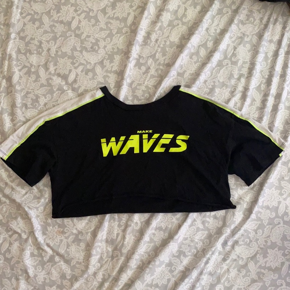 Black forever 21 cropped t-shirt (S)